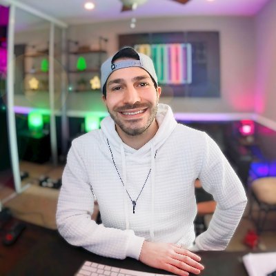 LA native 🌴 Puppy aficionado. Laker Fan. Maestro of brands @TheManyAgency. Contributing writer @SocialMediaWeek. I make a living impersonating brands online.