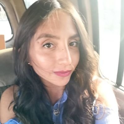 Diseñadora mexicana, fotógrafa, emprendedora.