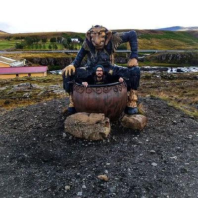 Zmil1z's profile picture. - Gamer
- Singer 
- Adventurer
- Twitch Streamer
- FlyEaglesFly