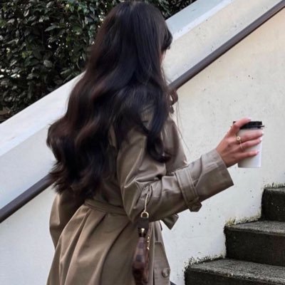 assil22_'s profile picture. happy girl