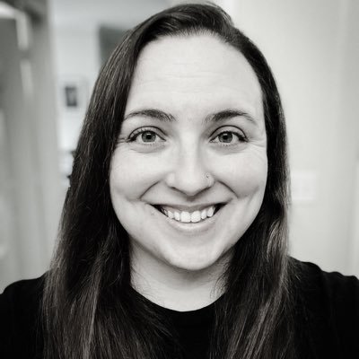 arts_managed's profile picture. arts marketer | violist | gif + emoji connoisseur | certified bookkeeper | lover of 🍫 & 🐱 | east coaster at heart | views are my own