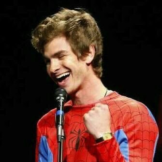 castiellos_'s profile picture. she/her