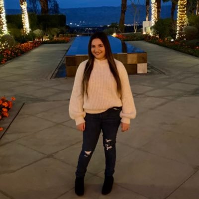 Becky_Golden's profile picture. Singer, Preschool Teacher, Nanny, Streisand Worshiper, Short.