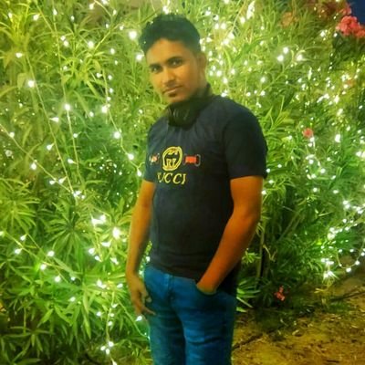 তোমাকে ধরে রাখার
সামর্থ হয়তো আমার নেই!
কিন্তু তোমাকে সারাজীবন
ভালোবাসার শক্তি আমার আছে ।
