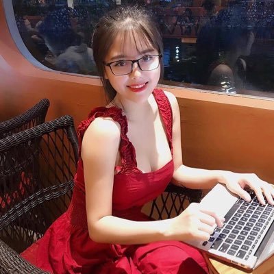 pnhtrang9898's profile picture. 