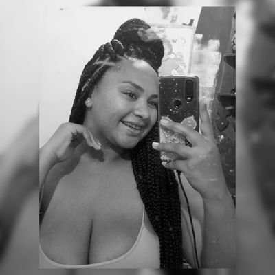 Sou feliz porque sei reconhecer a importância de quem me faz bem e ignorar aqueles que me fazem mal.😉👌🏾😌