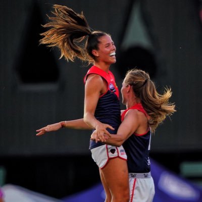 Champion hair of a champion @MelbourneAFLW player ❤️💙