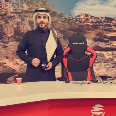 صحافي تلفزيوني...مذيع -مراسل ✍🏻🎤 ..
