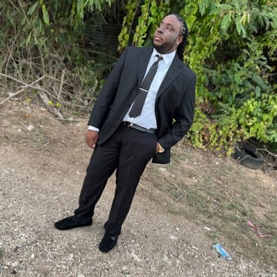 Bass Guitarist #TeamStyleeBand #BigBand also a DJ #MarvelusSounds #BassSoloist #SongWriter #CEOofApolloLegion