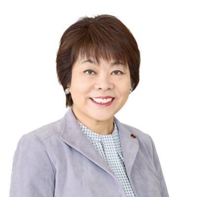 町田の市議会議員。町田に住んで40年。恋をして、結婚して子育てして、仕事もして、人生の大半をここで過ごしてきました。愛する町田をもっと住みよくするためにがんばります！✴