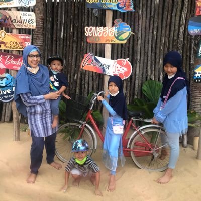 Happy Mom Of 4, blogger, owner Of Nafiza Learning Centre
