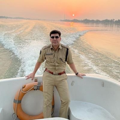 IPS , DC Port kolkata Police . A cop by choice.Wildlife enthusiast .Green panther.Bookworm.