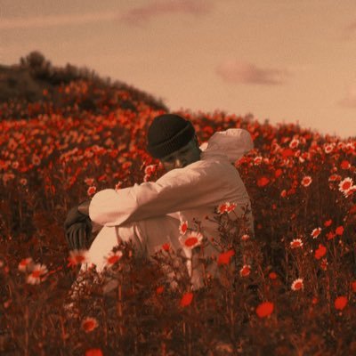 _3HRSAGO's profile picture. IG. @threehoursago