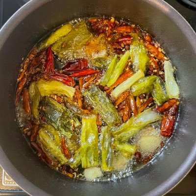ものを作るのと食べるのが好き / トキキルの店員、講師、えんじにあ、などなど。NANICAにもいます。なんでも気軽に誘ってください。