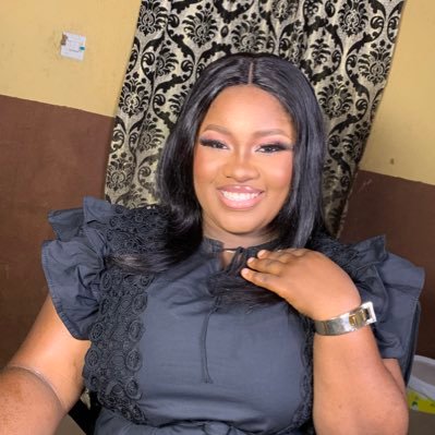 limapweety's profile picture. My name is AYOTOMIWA. 
I'm a baker| an entrepreneur| Oracle core HR & payroll. 
I'm a carrier of Grace.