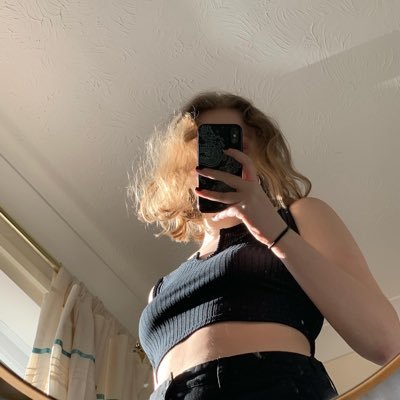 courtney01109's profile picture. my life, he will think, my life