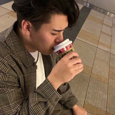 AkitoShiomi's profile picture. 元バレー部→重量挙げ  


 努力の上に華が咲く