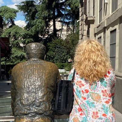 Anna19670921's profile picture. cuenta profesional @lataulaverda