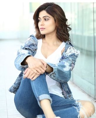 Shamita Shetty Fan.. Supporting her in BB15 QUEEN SHAMITA ROARS💕💕