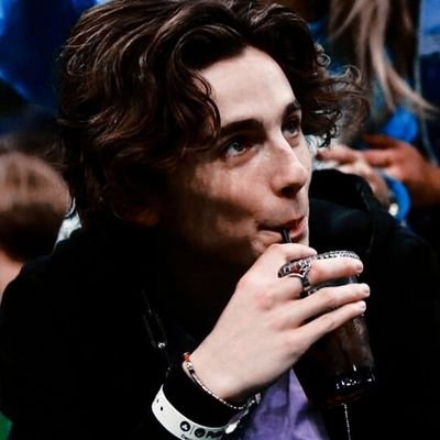 ㅤㅤㅤ ㅤ𝐲𝐨𝐮'𝐫𝐞 𝐭𝐨𝐨 𝐛𝐮𝐬𝐲 𝐬𝐚𝐯𝐢𝐧𝐠 𝐞𝐯𝐞𝐫𝐲𝐛𝐨𝐝𝐲 𝐞𝐥𝐬𝐞 𝐭𝐨 𝐬𝐚𝐯𝐞 𝐲𝐨𝐮𝐫𝐬𝐞𝐥𝐟.