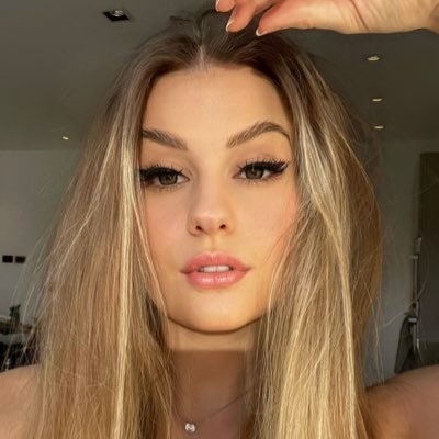 HollyH Profile Picture