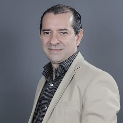 Historiador e Teólogo:
Amo a Cristo;
Amo minha esposa e minha filha;
Amo a Pátria!