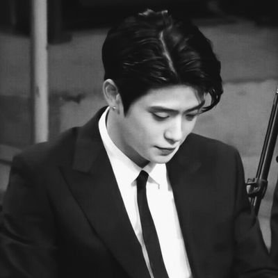 gaxran's profile picture. การันต์ (n.) — ชอบก็ส่งเพลงคำหวานมาจีบ