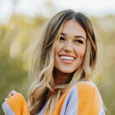 Sadie Robertson Huff Profile