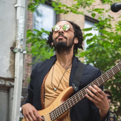 Musician/Actor/Alexander Technique Nerd || Co-zaddy @bikeintheater || Learn music with me: https://t.co/wVuUzG604C