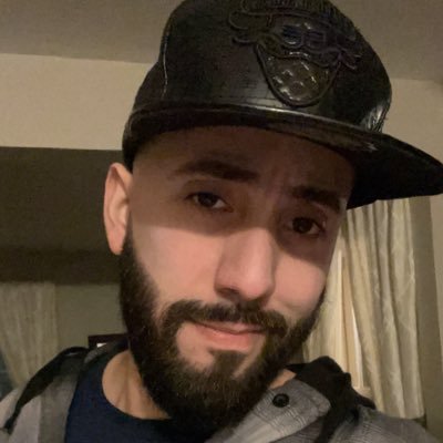 Hi everyone, my names randy and i stream on twitch and love to have fun and meet ppl . Come say hi and drop a follow and chat :) i dont bite haha