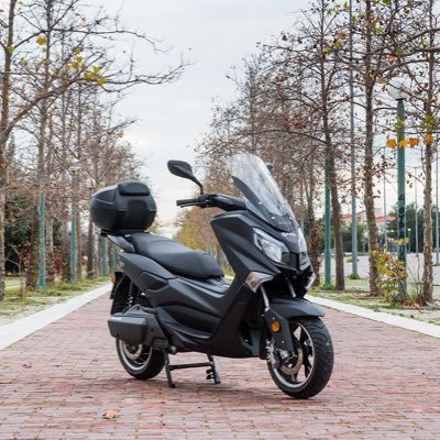 We are electric motorcycle(scooter )factory in China. Our website: https://t.co/SlXutd5p5z, my email: sale@efunev.com,my WhatsApp: +86 182 5085 7828