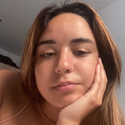 carlotazsousa2's profile picture. vais a pedal e não tens pedalada                                               ig @carlotasousa9