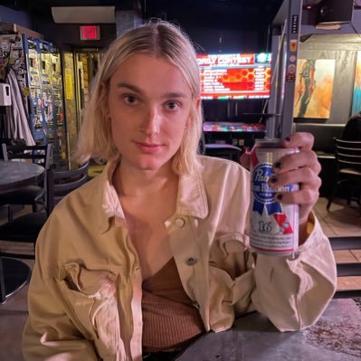 huxleyfan462's profile picture. like if murakami tried to write a woman normally • vegan • she/her • ML