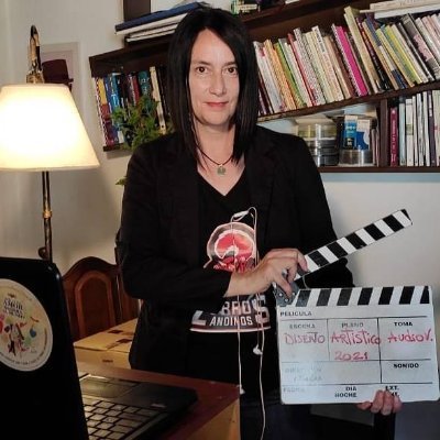 monilesca's profile picture. Directora de Lic. en Diseño Artístico Audiovisual
Especialista en Educación y Nuevas Tecnologías. 
Tutora universitaria / Guía de estudios.