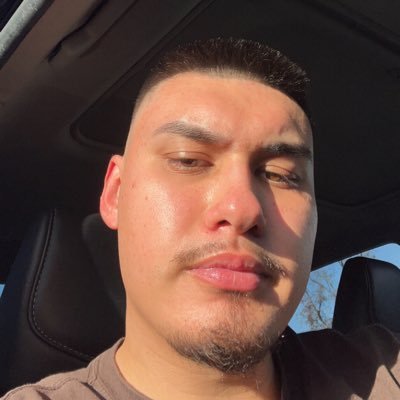 ayeeitzchris's profile picture. learning & growing