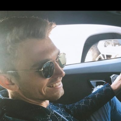 longfranz's profile picture. dare to live the life you’ve always wanted