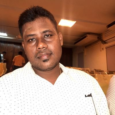 என் வாழ்கையில் பல வெற்றிகளை பார்த்தவன்👍 அல்ல பல சோதனைகளை பார்த்தவன்👎
Staff at University of jaffna 💗
Single 💗
I like music 🎵🎶🎵💦