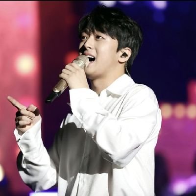 loRsMoA5epRkvYx's profile picture. 이찬원 황금목소리 감동입니다