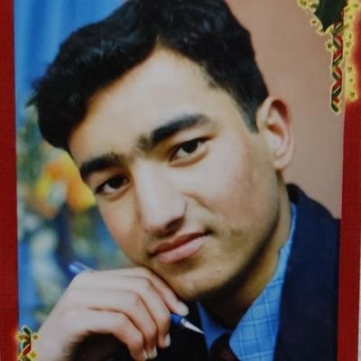 Mohamma00170717's profile picture. what a terrifying thing is it to be yourself.