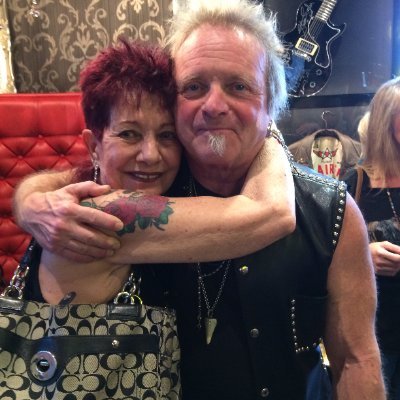 Italian-Happily Married-Democrat-Followers @JoeyKramer  @kirkacevedo @funder @Rosie 
#SOA #Patriots #RedSox #Resist Pic, me and Joey❤️