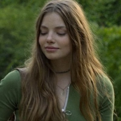 ⌗ 𝙙𝙖𝙞𝙨𝙮𝙟𝙤𝙣𝙚𝙨&𝙩𝙝𝙚𝙨𝙞𝙭 : 🏠 || ela/dela 🌱 ‧₊˚✿ 🧝‍♀️ ༘