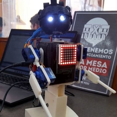 Empresa dedicada al desarollo, creación y construcción de robot educativos, sociales y de servicio
100% Empresa Salvadoreña