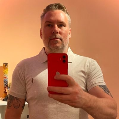 Massive Arsenal ⚽️ & NE Pats 🏈 fan! Ex Army Signals AS Op, Technical Radio Specialist for London Ambulance Service 🚑 All opinions are my own #KroenkesOut
