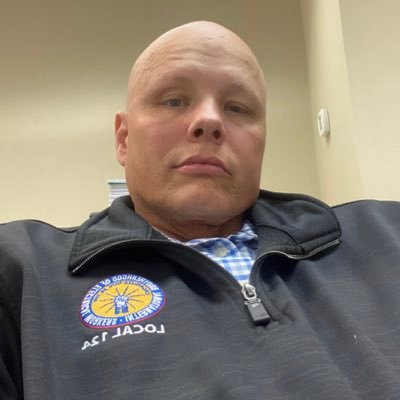 25yr member of the IBEW. Current President of IBEW LU 124 A little sports, a little union, a little politics, a whole lot of ME #IBEW #KC #Union