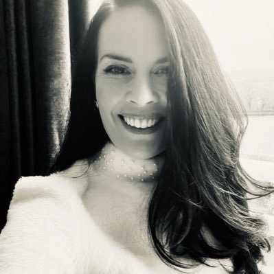 Meta and Google ads consultant for luxury lifestyle brands. All opinions are my own 💋