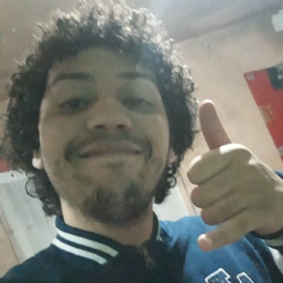 Jornalista e pseudo-especialista em futebol e pokémon.