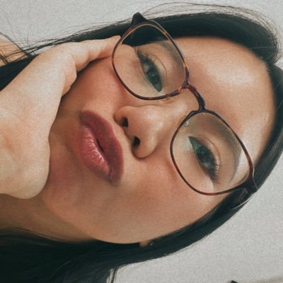 MicBernardo's profile picture. 💙💚💜