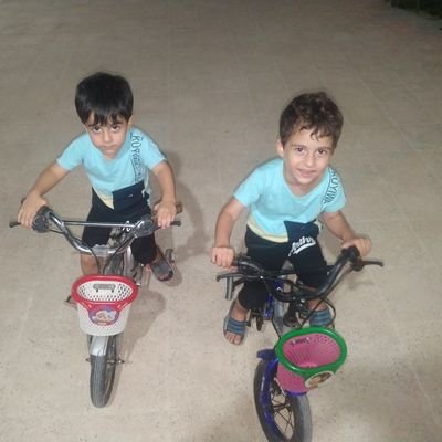 فدایی وطن، معتقد به اصلاحات.
ارازشه و برانداز و پان ها در صورت اثبات انفالو میشن پس فالو نکنن.
*لایک نشانه تایید نیست و مسئولیت جوابها با نویسندگانه *