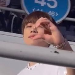 lqsunhakric's profile picture. pls support @tbzconcerts thank you!