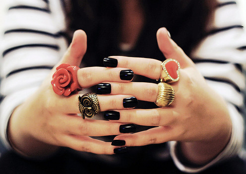 hey niggaz ♔  follow me, i'll follow u back! xx
